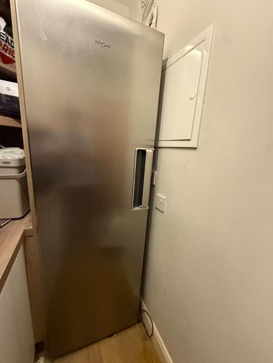 Whirlpool Upright Freezer Inox UW8 F2C XLSB UK 2