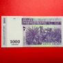 Madagascar.  1000 Francs  2004   PICK  89a  ( Uncirculated ) Image 2