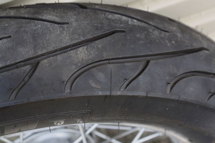 Harley Davidson wheel with Michelin Commander II tyre 130/90 B16