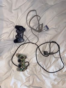 2 Ps1 controllers
