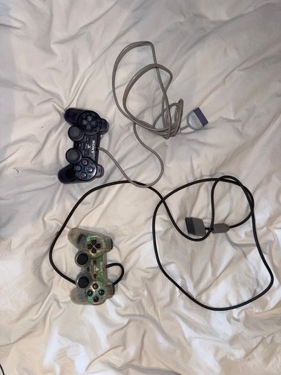 2 Ps1 controllers