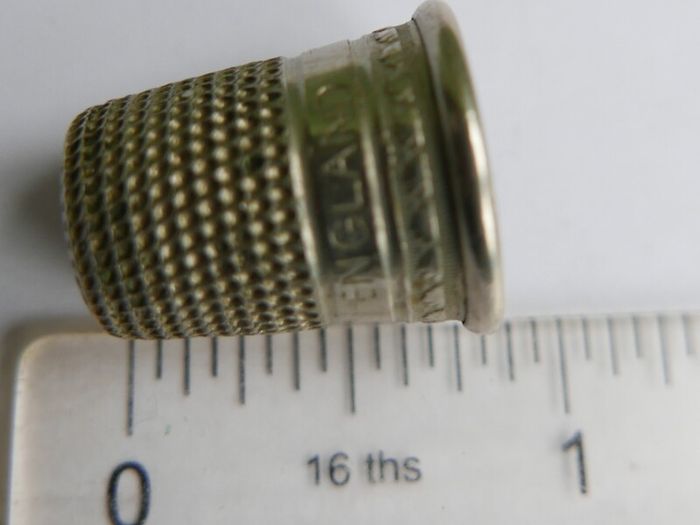Antique ENGLAND Thimble