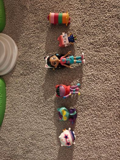 Gabby's Dollhouse Deluxe Playset, with figures