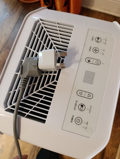 JHS 20L Dehumidifier - With Digital Display - Excellent Condition