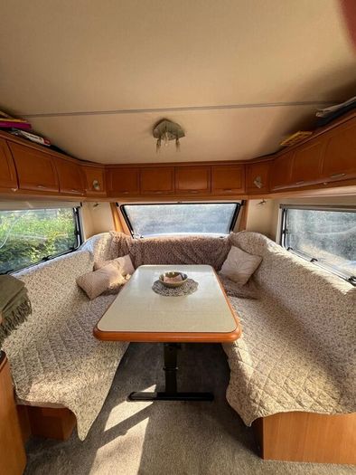 Hobby Prestige Twin Axle Caravan with new Awning