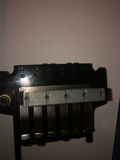 Floyd Rose tremolo double locking system