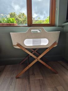SnuzBaskit Moses Basket & Stand - Barley/Walnut