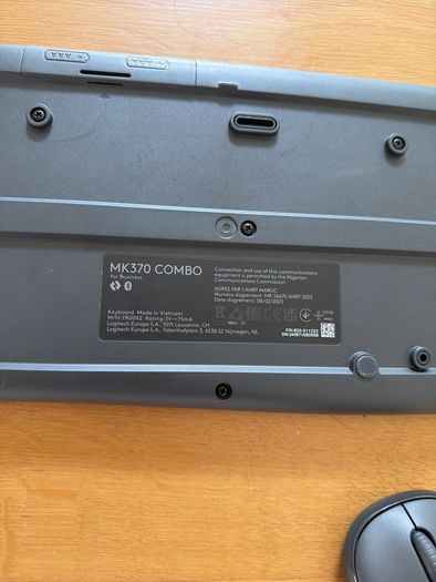 Wireless logitech keyboard and mouse - MK370 MK240