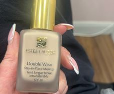 Estee Lauder 1C0 Shell Day Wear Foundation , new.