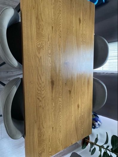 table with 4 chairs