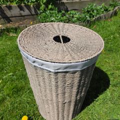 Wooven round laundry basket