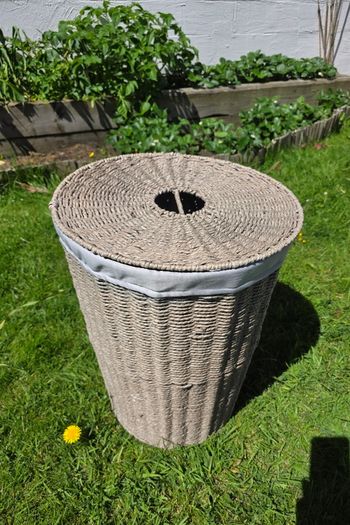 Wooven round laundry basket