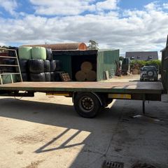 Bale trailer