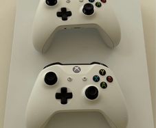 Xbox One S 1TB Console (White) + 2 Wireless Controllers