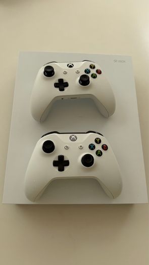 Xbox One S 1TB Console (White) + 2 Wireless Controllers