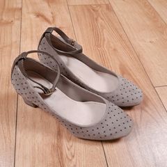 Clarks Mauve Taupe Suede Studded Ankle Strap Block Heels 4UK/37EU