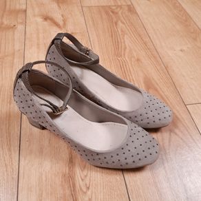 Clarks Mauve Taupe Suede Studded Ankle Strap Block Heels 4UK/37EU