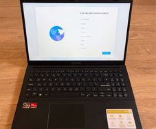 Asus Vivobook Go E1504F laptop