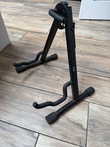 guitar stand