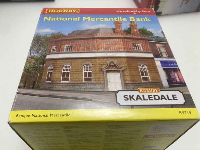 Hornby R9719 National Mercantile Bank 00 Scale