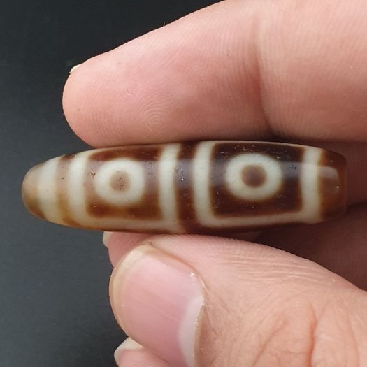 Antique Himalayan 4 Eyes Tibetan Agate Dzi Bead Amulet