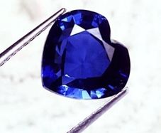 Stunning heart shaped Tanzanite with certificate
