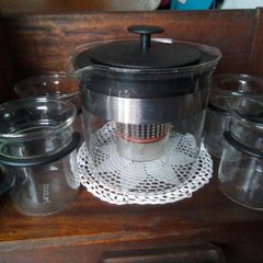 Bodum Coffee Maker & Four Cups