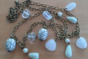 Neck chain with glass stones