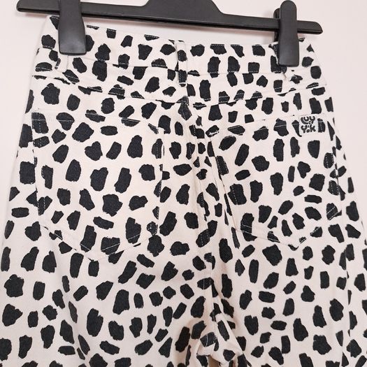 Lucy & Yak Cream Black Abstract Print Dana Mom Jeans W24R/6UK/34EU