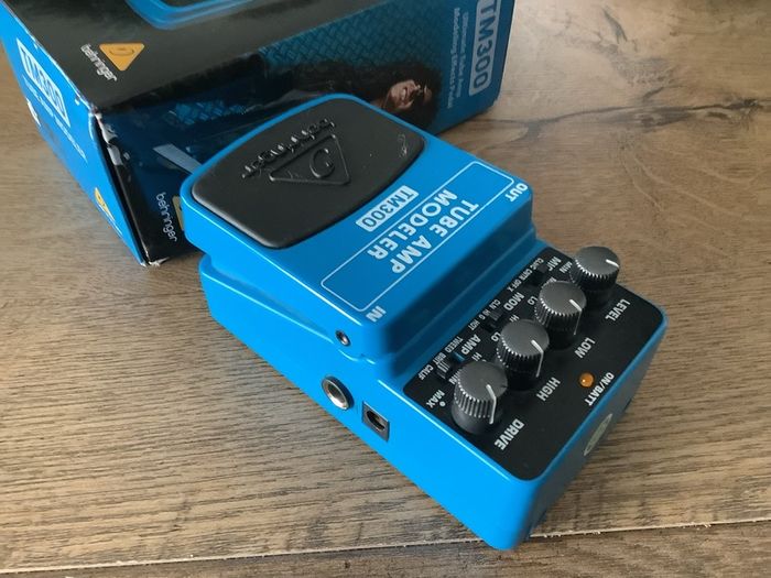Behringer TM300 Tube Amp Modeller Pedal