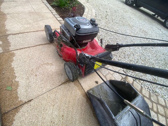 Lawnmower - damage on body/frame