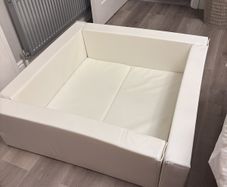 Soft and durable ball pit/playpen.