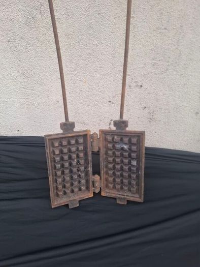 antique waffles maker postage possible