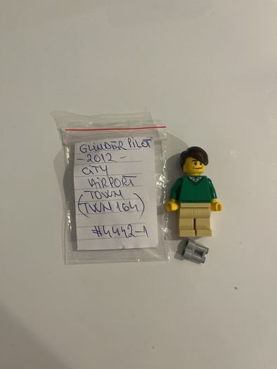 Lego City Airport Glinder Pilot minifigure