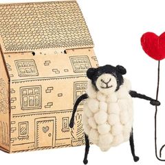 Sheply Sheep with Heart Balloon