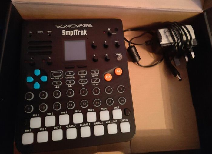 Sonicware SmplTrek Brand New