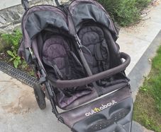 Out n about nipper double v4