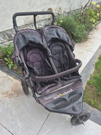 Out n about nipper double v4