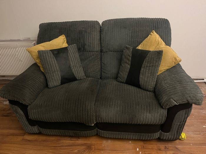 3 & 2 sofa & tv unit