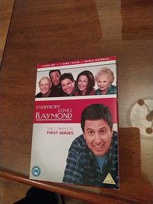 Everybody loves Raymond series 1 dvd box set.