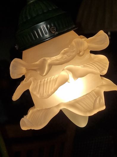 Figural lamp in the Art Nouveau style