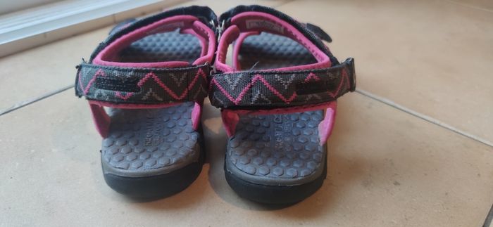 Regatta sandals 2.5 uk