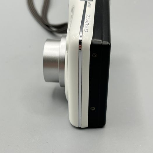 Nikon Digital Camera Coolpix L25 10.1MP White Tested + Full Kit - Boxed