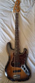 Heavy Relic Jazz Bass With Peavey amp