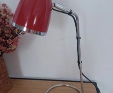 Adjustable metal lamp