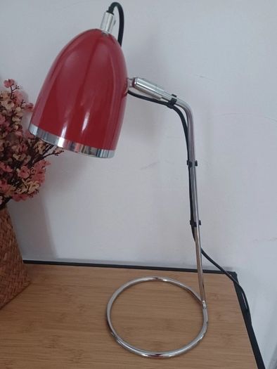 Adjustable metal lamp