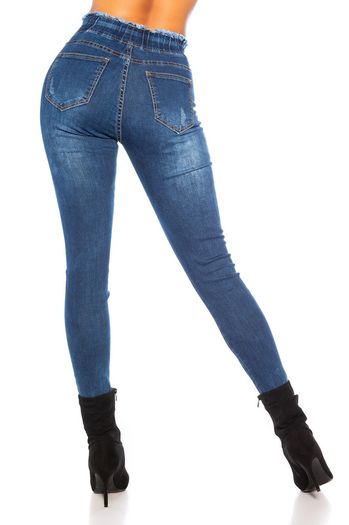 Jeans Size75% Cotton / 23% Polyester / 2% Elastane