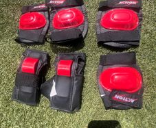 skating/skateboarding pads
