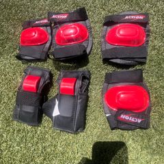 skating/skateboarding pads