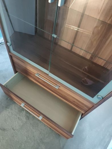 display cabinet